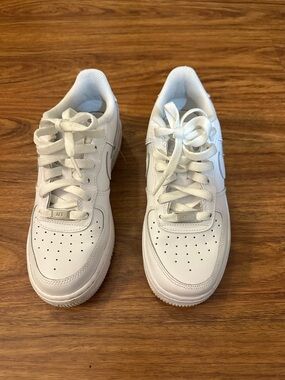 Nike White Women's Sneakers
